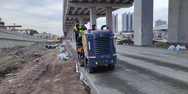 化工路橋下邊石溝03.jpg